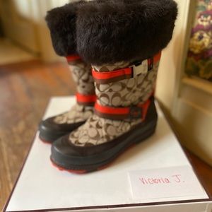 Coach winter boots with rabbit fur (US10)